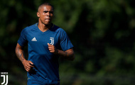Douglas Costa đầy ưu tư trong buổi tập đầu tiên tại Juventus