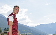 Giữa bão tin đồn, Belotti lại xuất hiện tươi rói trên sân tập của Torino