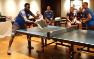 Sao Leicester chơi 'lầy' trên bàn bóng bàn
