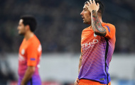 XÁC NHẬN: Guardiola 'đau đớn' nhìn Kolarov ra đi