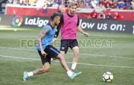 Neymar chăm chỉ tập luyện bất chấp tin đồn ra đi