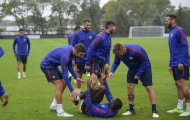Strootman, De Rossi 'hổ báo' với đồng đội