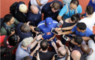 Bị phóng viên 'vây', Conte trút giận lên Morata?