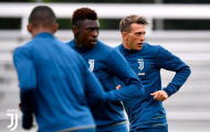 'Bom tấn' Bernardeschi tập luyện bữa đầu tiên cùng Juventus