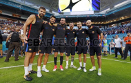 Buổi tập chật kín khán giả của Barca