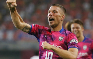 Lukas Podolski rực sáng trong ngày ra mắt Nhật Bản