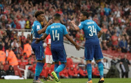 Arsenal 5-2 Benfica: Công làm thủ phá