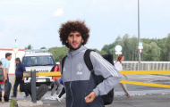 Bất chấp tin đồn, Fellaini vẫn cùng Man Utd đến Na-uy