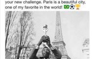 Huyền thoại Pele 'nâng cúp' mừng Neymar gia nhập PSG