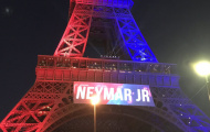Tên 'Neymar JR' được gắn lên cả tháp Eiffel