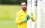 Claudio Bravo xuất hiện già nua trên sân tập Man City