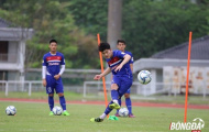 Đến Malaysia, thầy trò Hữu Thắng tập 'xé' lưới đối phương