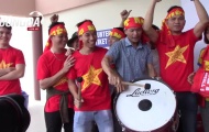 CĐV Việt Nam 'cháy hết mình' với thầy trò Hữu Thắng