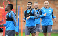 Bị Roma từ chối, Mahrez 'hết ga' trên sân tập của Leicester