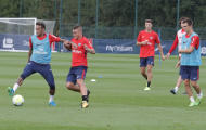 Verratti 'bở hơi tai' theo kèm Neymar trong buổi tập của PSG