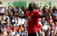 Nổ súng liên tục, Lukaku đi vào lịch sử Manchester United