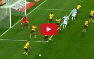 Marcos Rojo chuyền bóng phong cách rabona đầy ngẫu hứng