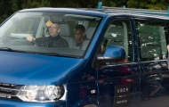 Thu nhập khủng, sao M.U vẫn tiết kiệm gọi taxi đến sân tập