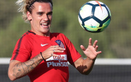 Ra quân không như ý, Griezmann tìm niềm vui trên sân tập