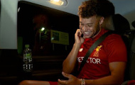 Hậu trường giờ phút Chamberlain ký hợp đồng với Liverpool