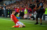 Thần đồng Liverpool khiến xứ Wales phát cuồng