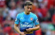Ian Wright phản pháo Ozil: 'Có giỏi thì kí hợp đồng mới'