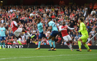 Song sát nổ súng, Arsenal đè bẹp Bournemouth