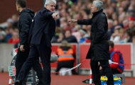 Mourinho tức giận, từ chối bắt tay Mark Hughes