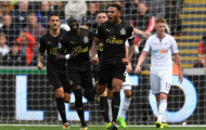Swansea 0-1 Newcastle United: 'Cậu bé vàng' chơi tệ, Thiên nga thua Chích chòe