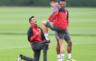 Alexis Sanchez  'cười thả ga' trên sân tập