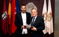 Benzema xuất hiện lịch thiệp trong ngày kí hợp đồng mới