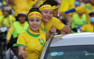 Fan nữ xứ Nghệ 'đốt cháy' cầu trường V-League