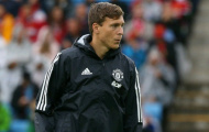 Không dùng Lindelof, Mourinho hứng trọn 'gạch đá'