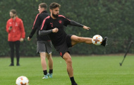 Giroud tập cực hăng, quyết tâm giật lại suất đá chính từ tay Lacazette