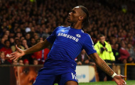 Khi Drogba hóa thành nghệ sĩ trước chấm đá phạt