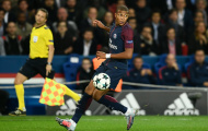 Biến đối thủ thành gã hề, Mbappe nên bị cấm thi đấu!