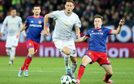 Nemanja Matic 'cân' cả hàng tiền vệ CSKA