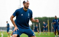 Chiellini băng đầu vẫn miệt mài tập luyện với Juventus