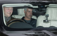 Mourinho đến sân tập Carrington với đầy vẻ âu lo