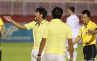 Điểm tin bóng đá Việt Nam tối 01/10: Trọng tài suýt phá vỡ trận đấu trên sân Thống Nhất