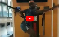 Paul Pogba tạo dáng khó đỡ trong phòng tập