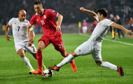 Serbia 'nghẹt thở' đến World Cup, Matic ôm hôn đồng đội cũ