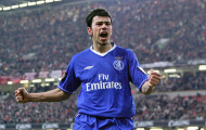 Người cũ Chelsea báo tin buồn cho Man Utd, Man City