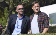 Totti nhăn mặt theo dõi Bầy sói tập luyện