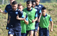 Chủ tịch tuyên bố 'đầu hàng', cầu thủ Napoli vẫn nỗ lực tập luyện