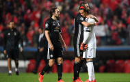 Sao M.U tỏa sáng với cái ôm 'ấm áp' trên sân Benfica
