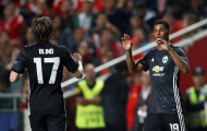 Thủ môn Benfica sai lầm, Rashford ghi bàn dị như Ronaldinho