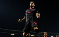 Giroud lập siêu phẩm, Arsenal thắng tối thiểu 10 người Sao Đỏ Belgrade