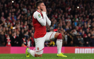 Thi đấu thất vọng, Giroud chạy theo Nketiah như chạy theo vị cứu tinh