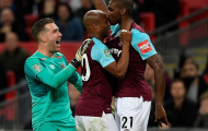 'Búa tạ' ngược dòng không tưởng, loại Tottenham khỏi League Cup